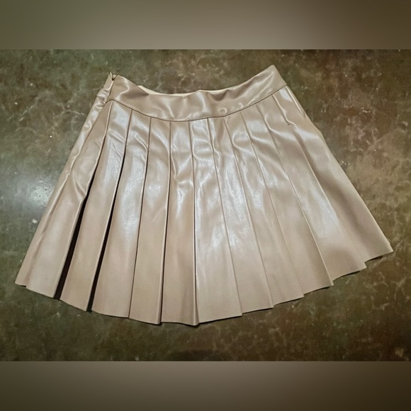 Leather pleated skirt size small, boutique brand. - Picture 2 of 2